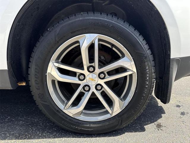 Photo of 2017 Iridescent Pearl Tricoat Chevrolet Equinox