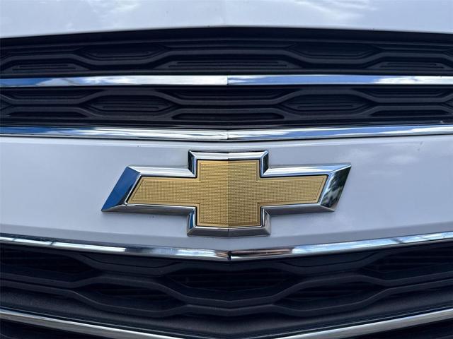 Photo of 2017 Iridescent Pearl Tricoat Chevrolet Equinox