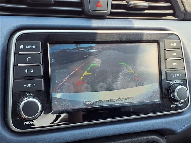 Photo of 2023 Brilliant Silver Metallic Nissan Versa