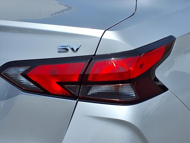 Photo of 2023 Brilliant Silver Metallic Nissan Versa