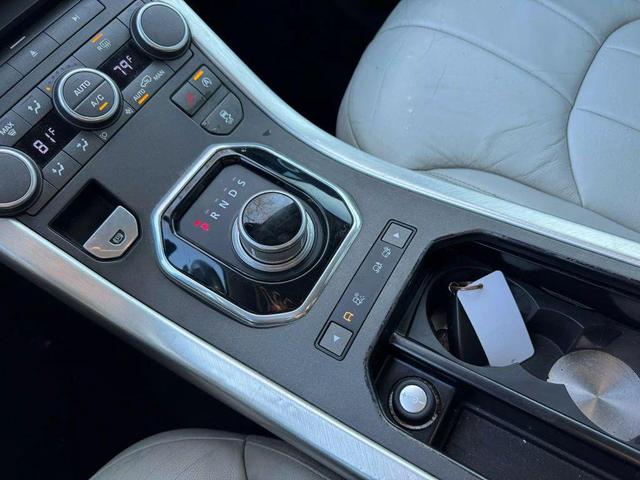 Photo of 2016 White Land Rover Range Rover Evoque