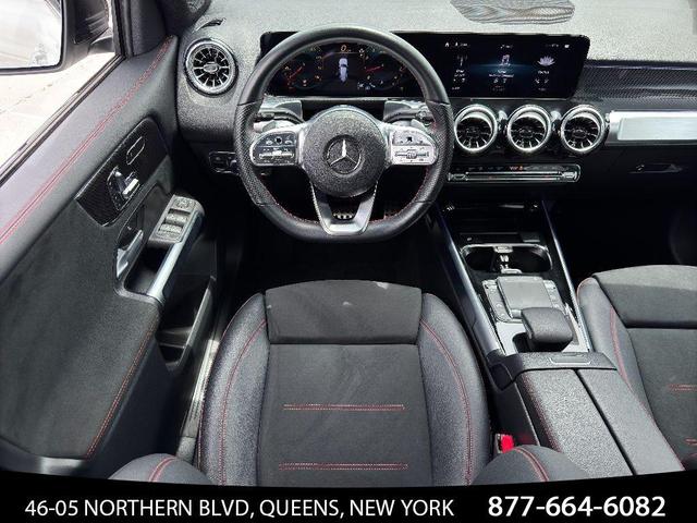Photo of 2023 Polar White Mercedes-Benz GLB 250