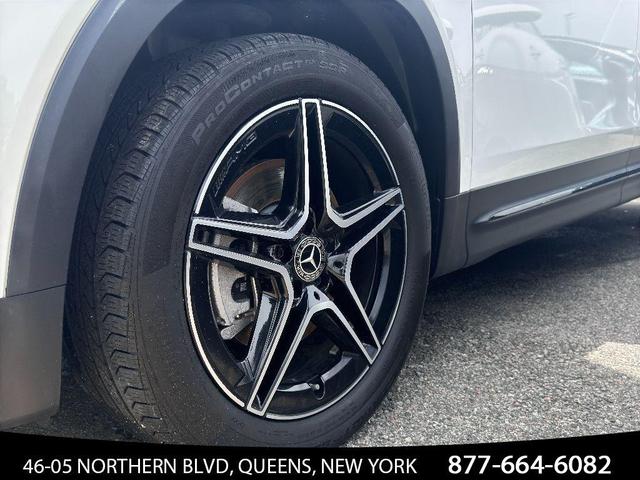Photo of 2023 Polar White Mercedes-Benz GLB 250