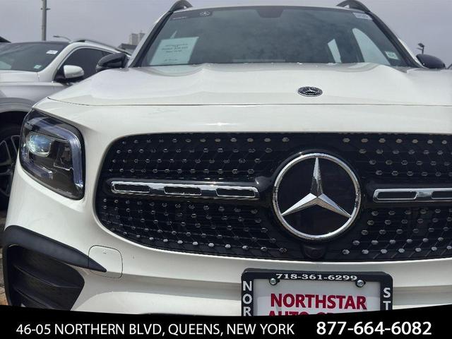 Photo of 2023 Polar White Mercedes-Benz GLB 250