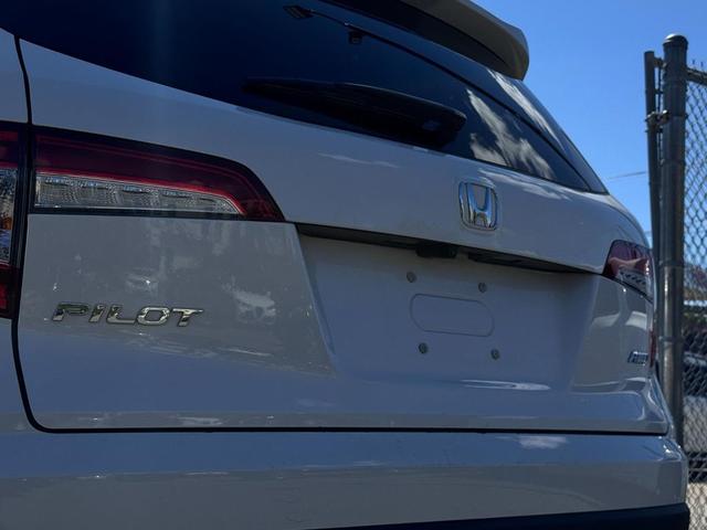 Photo of 2022 Platinum White Pearl Honda Pilot