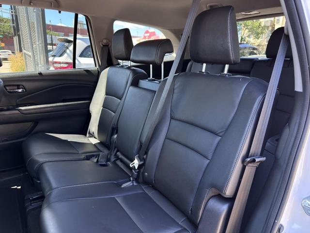 Photo of 2022 Platinum White Pearl Honda Pilot