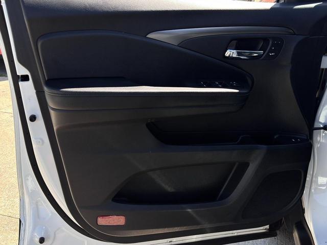 Photo of 2022 Platinum White Pearl Honda Pilot