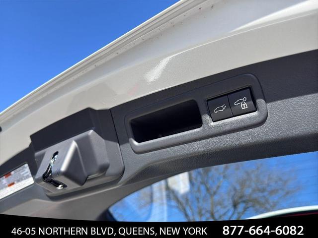 Photo of 2023 Eminent White Pearl Lexus RX 350
