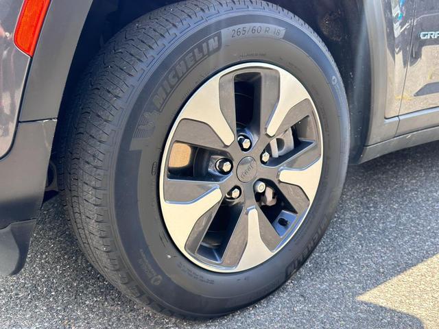 Photo of 2023 Baltic Gray Metallic Clearcoat Jeep Grand Cherokee 4xe