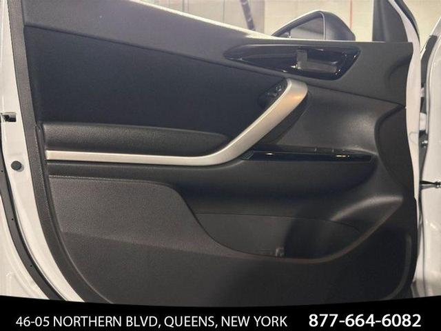 Photo of 2025 White Diamond Mitsubishi Eclipse Cross