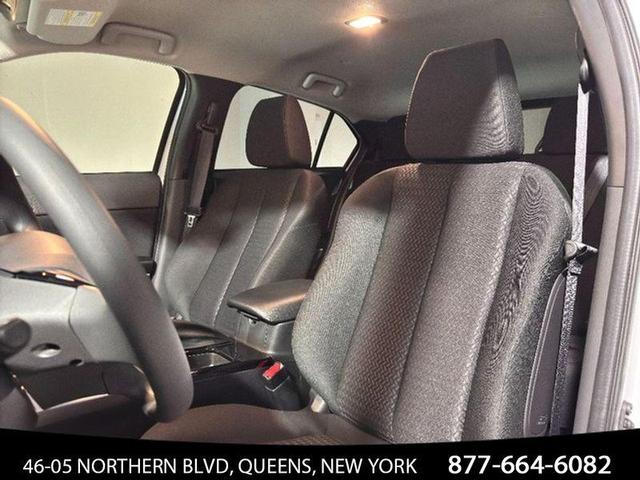 Photo of 2025 White Diamond Mitsubishi Eclipse Cross