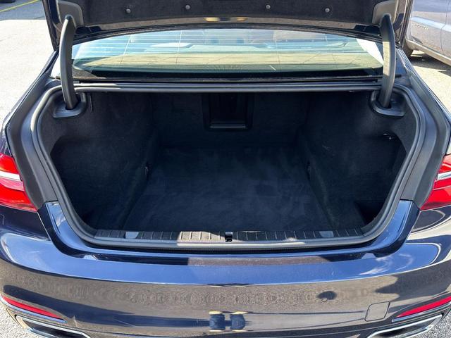 Photo of 2019 Imperial Blue Metallic BMW 740
