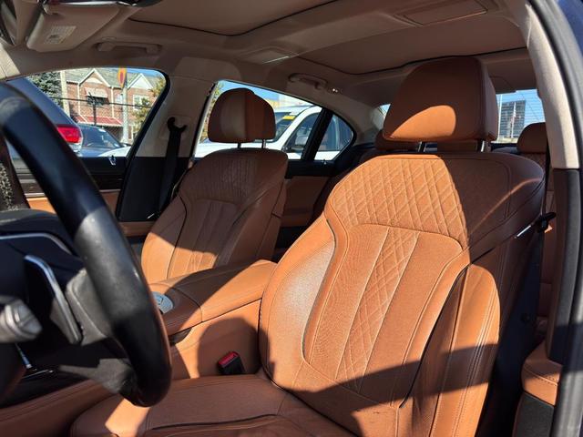 Photo of 2019 Imperial Blue Metallic BMW 740