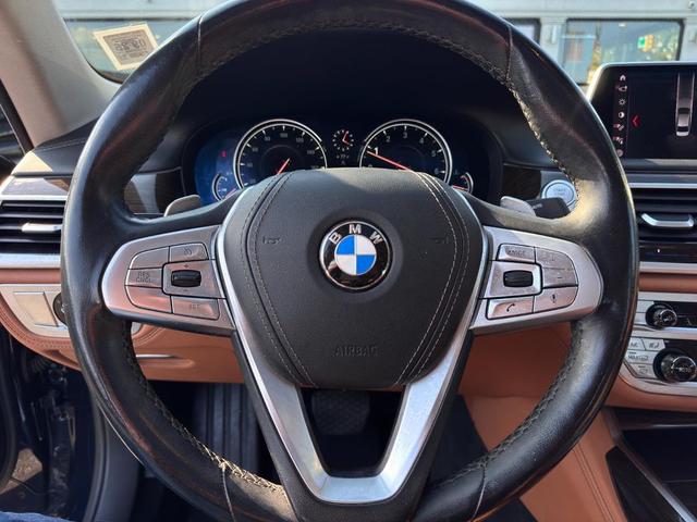 Photo of 2019 Imperial Blue Metallic BMW 740