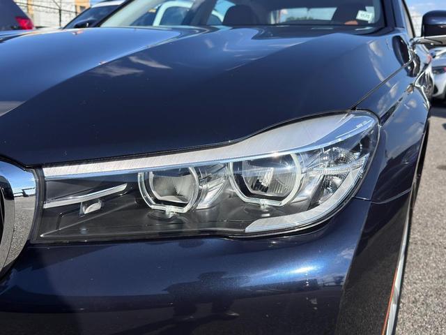 Photo of 2019 Imperial Blue Metallic BMW 740
