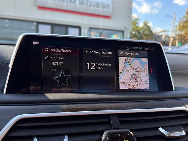 Photo of 2019 Imperial Blue Metallic BMW 740