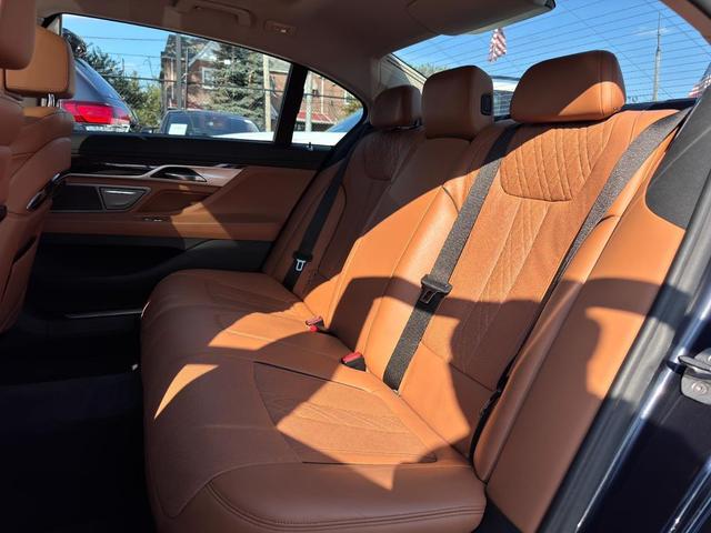 Photo of 2019 Imperial Blue Metallic BMW 740