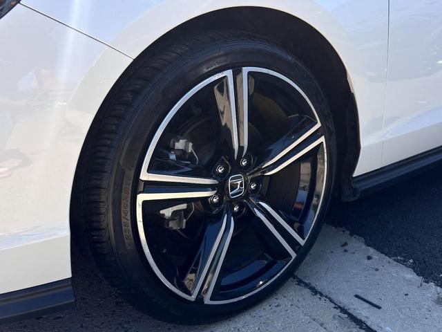 Photo of 2024 Platinum White Pearl Honda Accord Hybrid