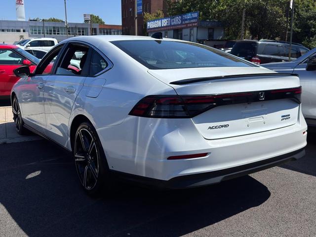 Photo of 2024 Platinum White Pearl Honda Accord Hybrid