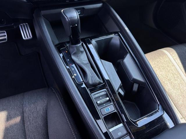 Photo of 2024 Platinum White Pearl Honda Accord Hybrid