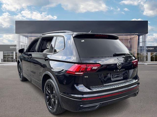 Photo of 2022 Deep Black Pearl Volkswagen Tiguan