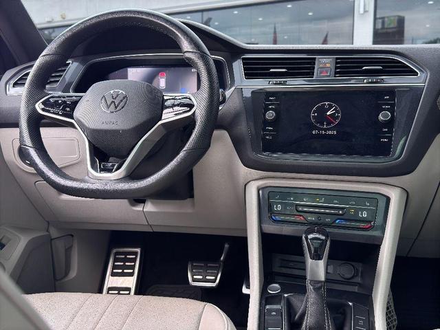 Photo of 2022 Deep Black Pearl Volkswagen Tiguan