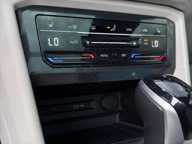 Photo of 2022 Deep Black Pearl Volkswagen Tiguan