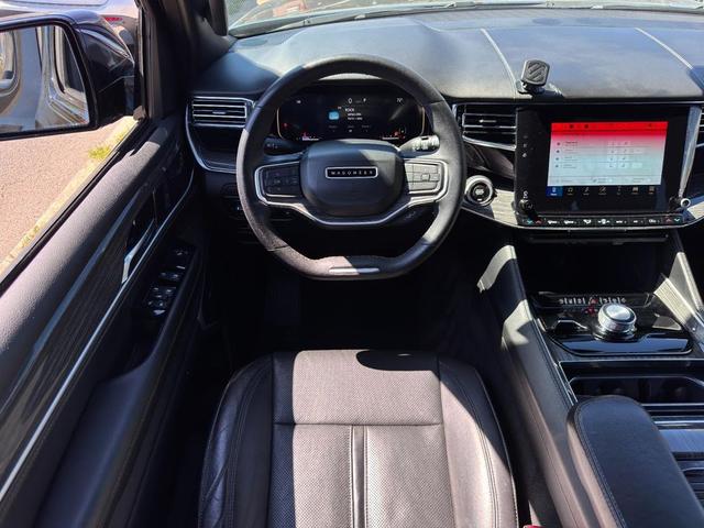 Photo of 2022 Diamond Black Crystal Pearlcoat Jeep Wagoneer