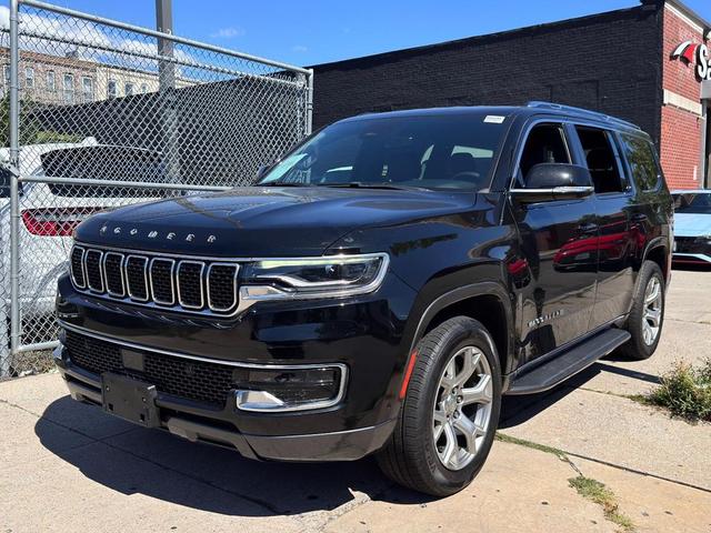 Photo of 2022 Diamond Black Crystal Pearlcoat Jeep Wagoneer