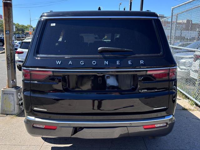 Photo of 2022 Diamond Black Crystal Pearlcoat Jeep Wagoneer