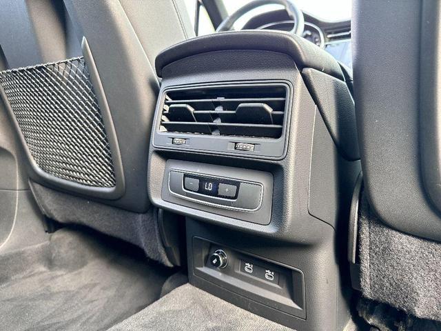 Photo of 2021 Orca Black Metallic Audi Q7
