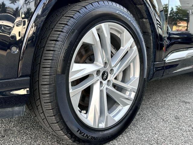 Photo of 2021 Orca Black Metallic Audi Q7