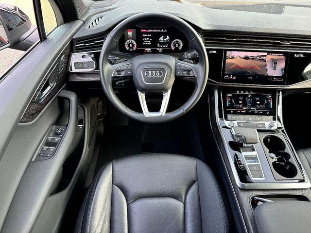 Photo of 2021 Orca Black Metallic Audi Q7