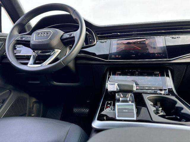 Photo of 2021 Orca Black Metallic Audi Q7