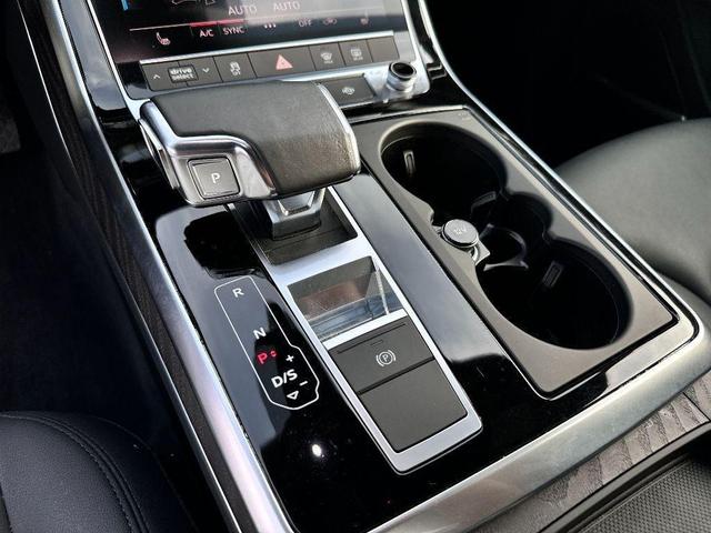 Photo of 2021 Orca Black Metallic Audi Q7
