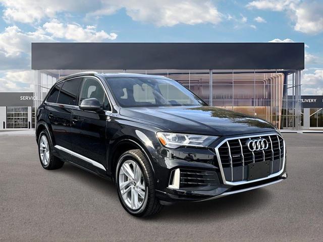Photo of 2021 Orca Black Metallic Audi Q7