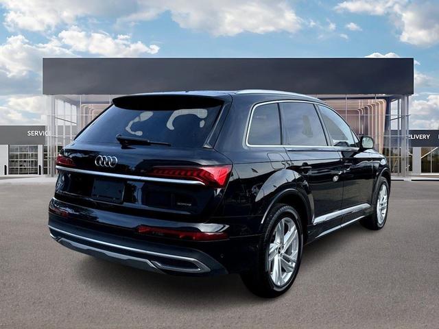 Photo of 2021 Orca Black Metallic Audi Q7