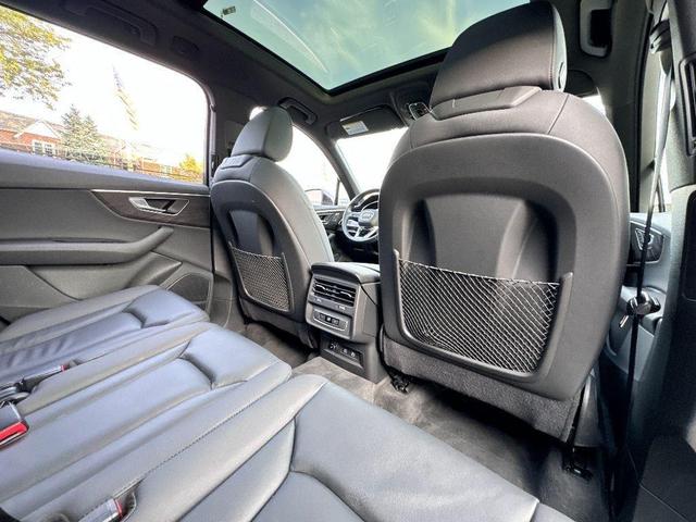 Photo of 2021 Orca Black Metallic Audi Q7