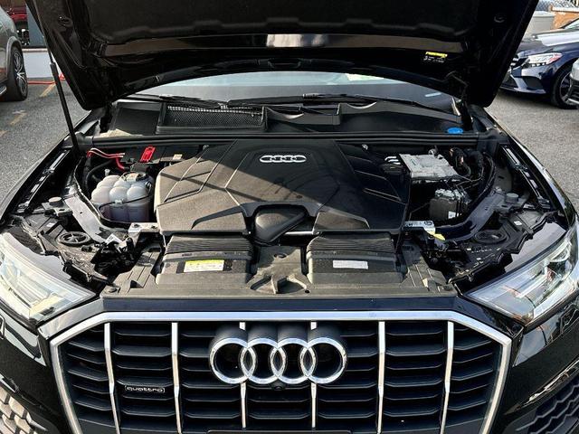 Photo of 2021 Orca Black Metallic Audi Q7