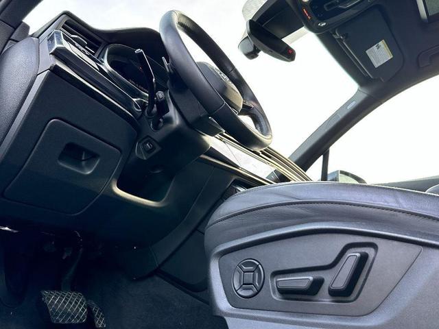Photo of 2021 Orca Black Metallic Audi Q7