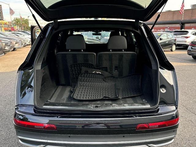 Photo of 2021 Orca Black Metallic Audi Q7