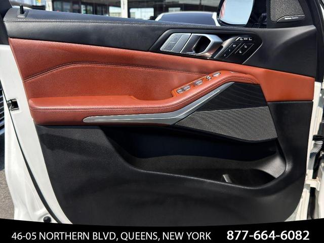 Photo of 2022 Alpine White BMW X7