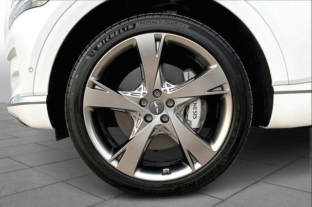 Photo of 2024 Matterhorn White Genesis GV80
