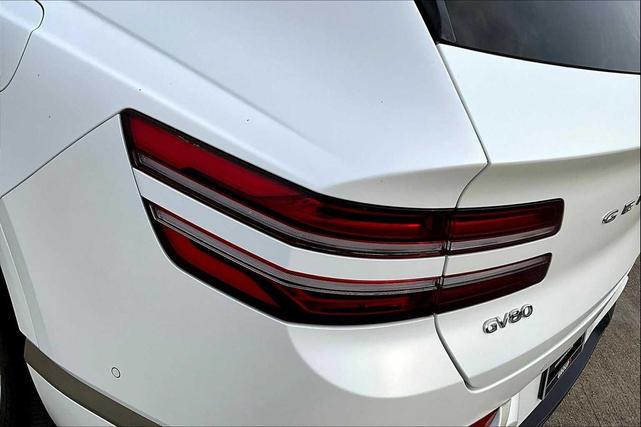 Photo of 2024 Matterhorn White Genesis GV80