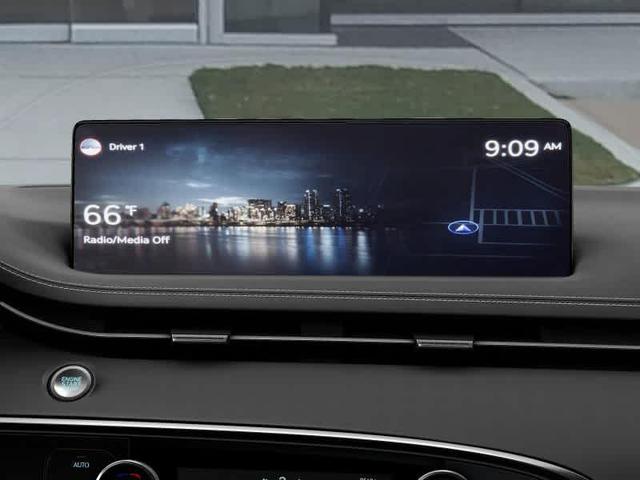 Photo of 2025 White Genesis GV70