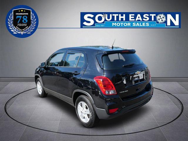 Photo of 2017 Mosaic Black Metallic Chevrolet Trax