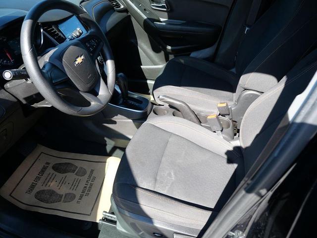 Photo of 2017 Mosaic Black Metallic Chevrolet Trax