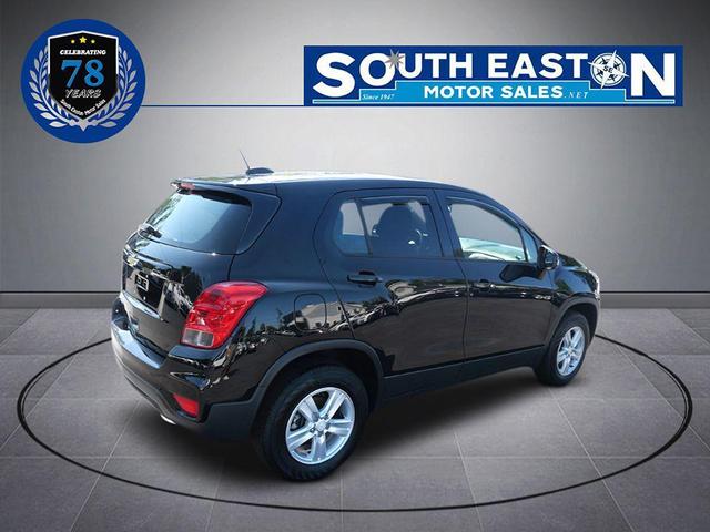 Photo of 2017 Mosaic Black Metallic Chevrolet Trax