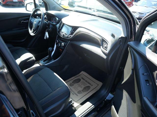 Photo of 2017 Mosaic Black Metallic Chevrolet Trax