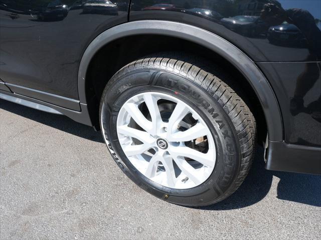 Photo of 2018 Magnetic Black Nissan Rogue